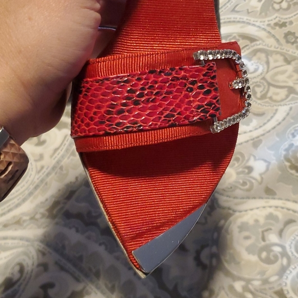 Pierre Dumas red kitten heal sandle.BNWB - Picture 6 of 9